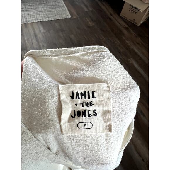 Jamie and the Jones cream colored dress - Picture 2 of 4